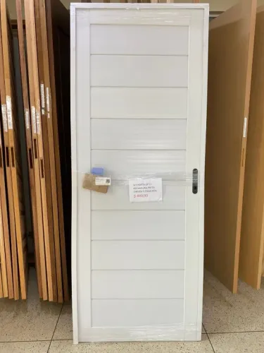 Porta interna PVC completa com fechadura e caixilho 