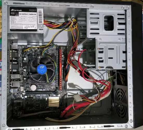 Vendo computador desktop intel i5 6600 + 8gb ram + SSD 128 GB armazenamento