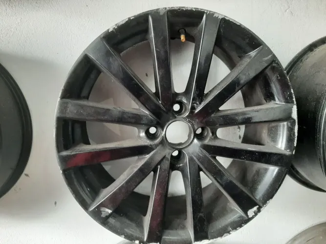 Roda aro 17 Volkswagen Gol Power preta 4x100 jogo usados 