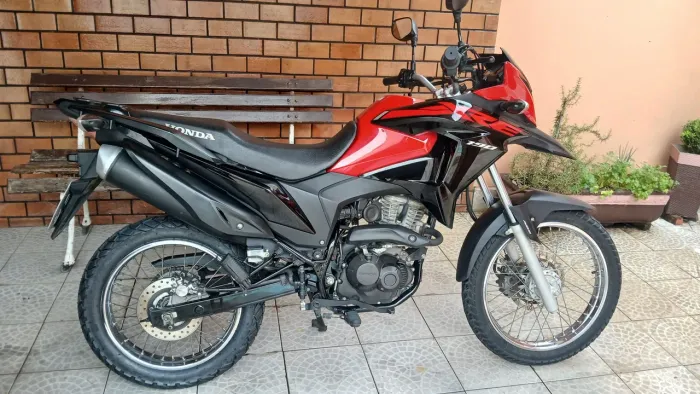 XRE 190 zerada, sem detalhes, abaixo da Fipe