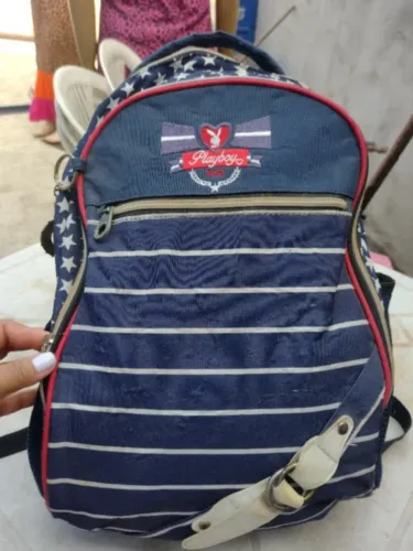 Mochila Playboy com estampa listrada