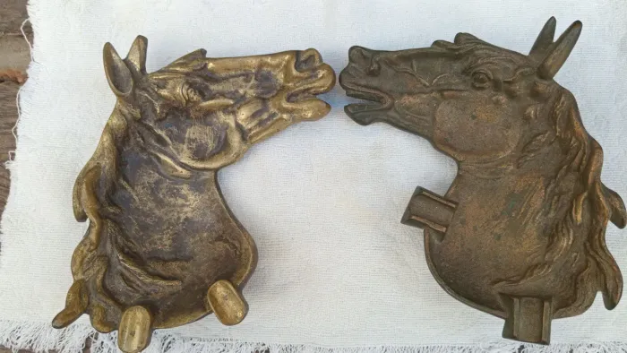 Par de Cinzeiros em Bronze - Cavalos