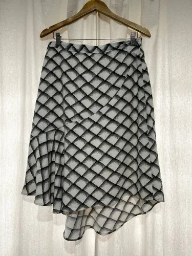Saia preto e branco 44 (C&A)