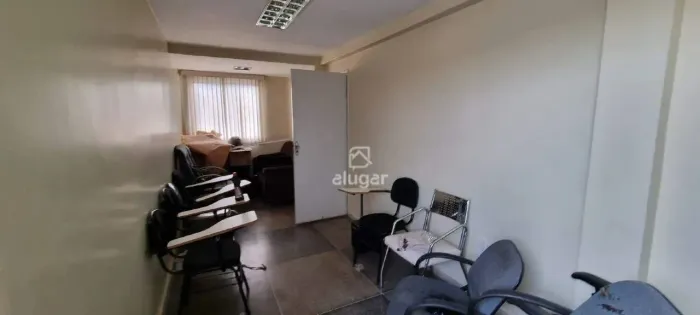 Sala para alugar, Sagrada Família - Montes Claros/MG - R$ 700,00 - Alugar Imóveis