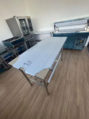 Mesa total inox 1,50x0,70 com grade baixo Nova 