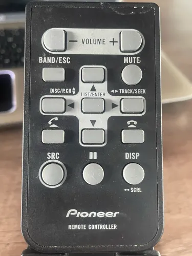 Controle pioneer para som automotive na promoção só 50,00