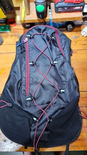 Mochila de trail e trekking Montbell