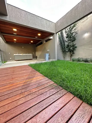 Linda Casa em Condomínio