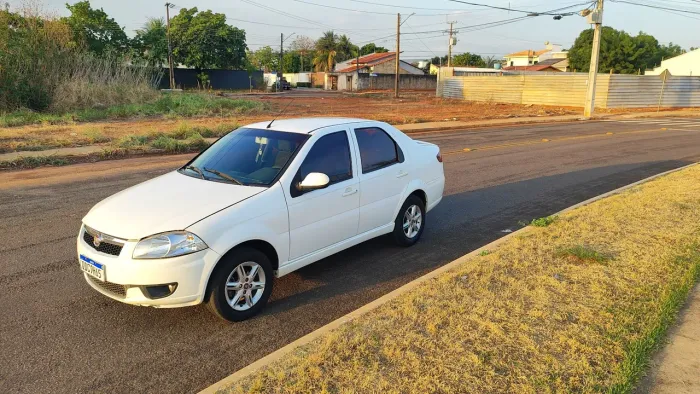 Fiat Siena 1.4, Ano 2015, completo, troco ou vendo 