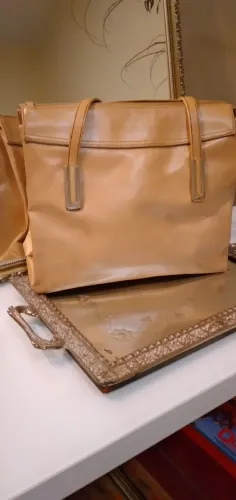 Bolsa de Ombro Clássica em Couro Bege