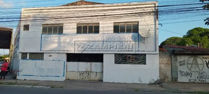 Galpão para Locação em frente à Mercedez - 451 m² construídos