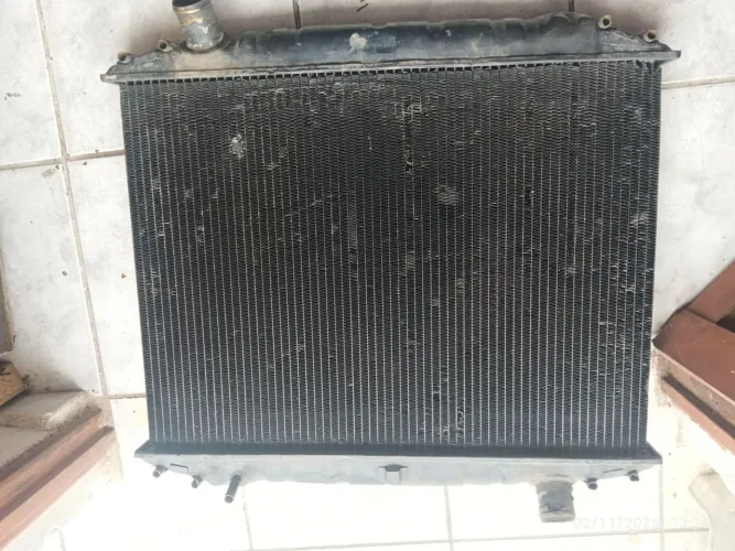 Vendo Radiador de latão/cobre do caminhão Mercedes eletrônico  712c 914c 1215-c OM 904 LA 