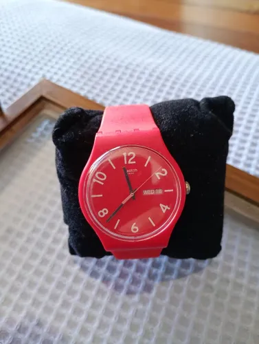 Relógio Swatch original New Gent vermelho 
