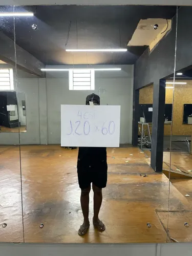Espelhos de diverso tamanhos