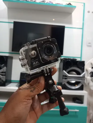 Vendo ou troco por algo do meu interesse câmera nova