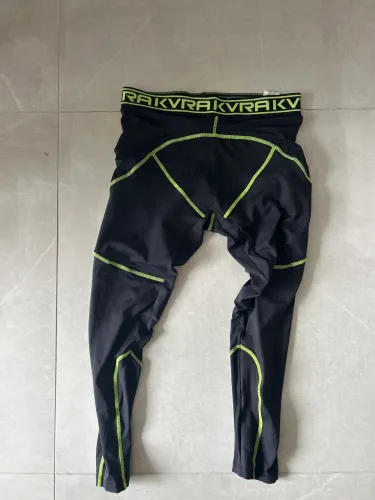 5 Rash guard (L) e 2 league masculina (G)