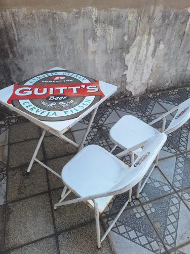 Mesa BAR com 2 cadeiras (tem que vir retirar)