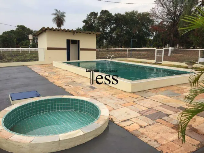 Chácara para alugar residencial com piscina.