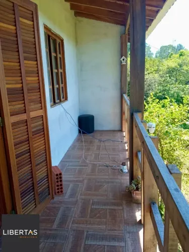 Chácara com Sobrado de 144m2, 2 dormitórios em Mato Fino, Gravataí