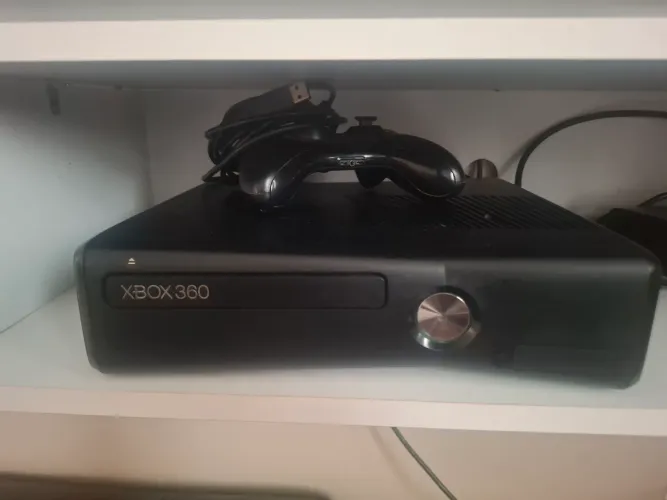 Vendo xbox 360 c/ Kinect