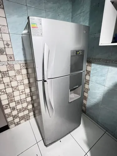 Vendo geladeira Frost free