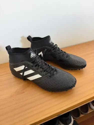 Chuteira Adidas Ace - TAM. 40