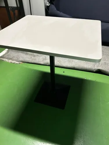 Mesa Quadrada C/ Borda Arredondada