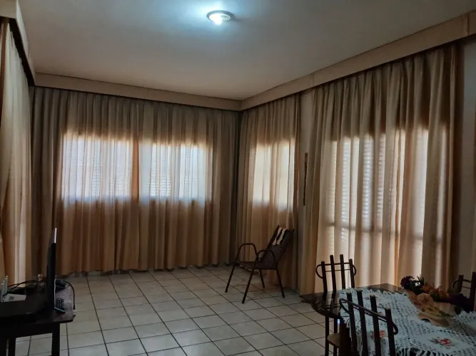 Cortinas de seda (Ver Descrição)