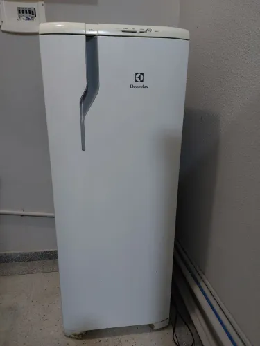 Geladeira Eletrolux RE31