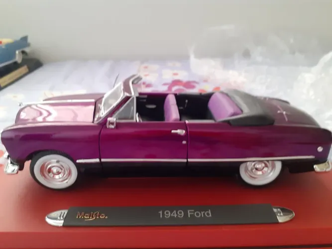 Miniatura Ford 1949 1:18