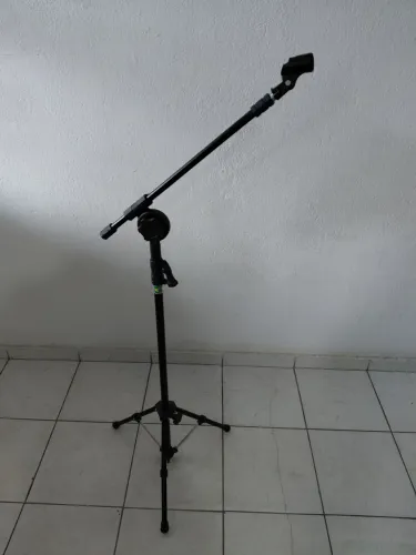 Pedestal de microfone profissional