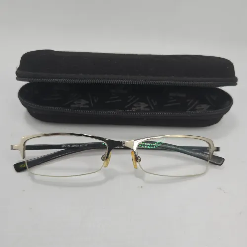 Óculos de Grau Armação Metal com fio de nylon 