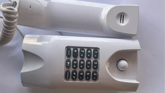 Telefone DTMI 300/ interfone com fio em estado de novo !