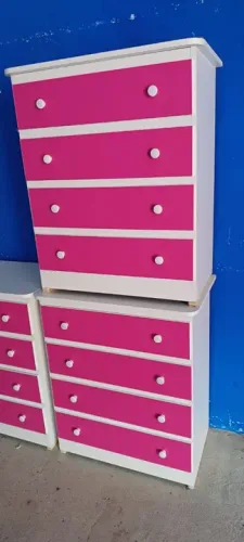 Cômoda 4 gavetas pink