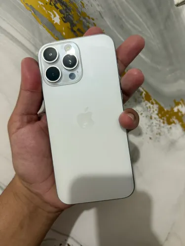 IPHONE 16 PRÓ MAX TITÂNIO BRANCO