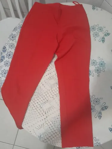 Linda Calça Cigarrete Vermelha
