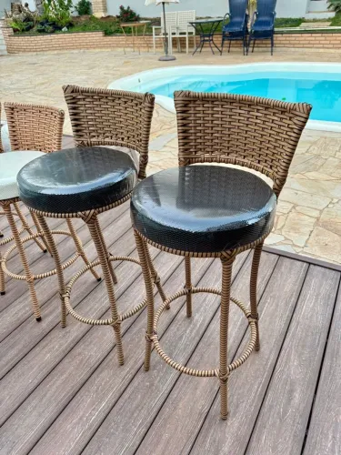 Banquetas com encosto e assento preto 280 cada