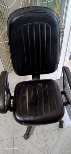 Cadeira de escritório com braços 
