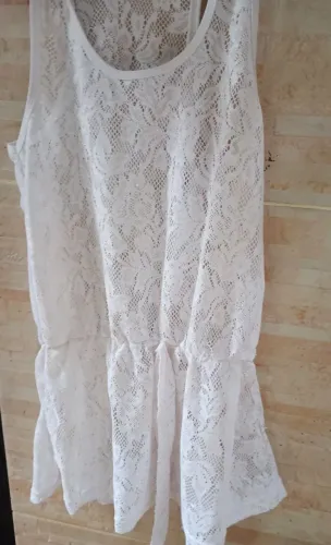 Vestido branco de renda
