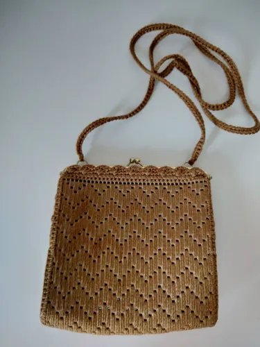 Bolsa de Ombro,  charmosa, em tapeçaria Marrom