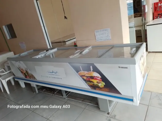 Balcão de frios.