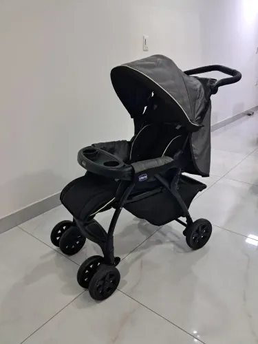 Carrinho e bebê conforto da marca Chicco