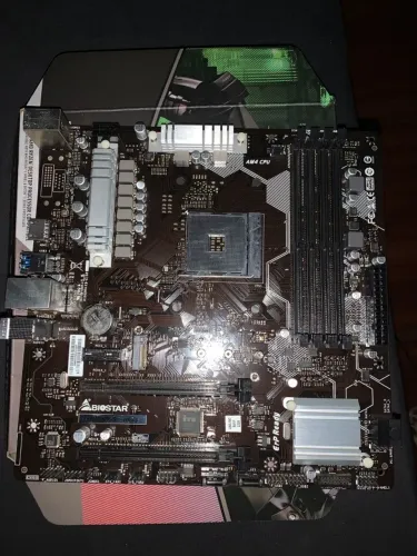 vendo placa mae b450m, ou troco por memoria Ram ddr4 8gb 3200mhz,