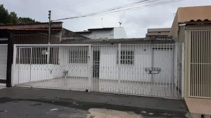 CASA 3 QUARTOS ALUGUEL QE 13 SOZINHA NO LOTE