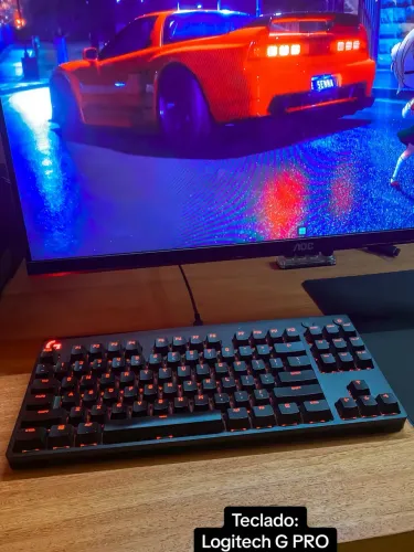 Teclado Gamer Logitech G PRO com Layout US, RGB LIGHTSYNC, Design TKL