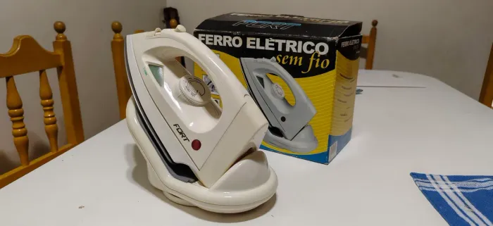 Ferro De Passar Sem Fio Fort YPF-2002 - Novo Na Caixa (Nunca Usado) -127V