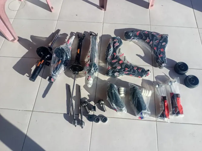 KIT DE SUSPENSÃO DO CARRO FORD FIESTA 96 A 2003