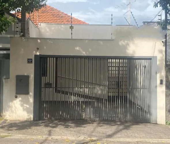 Casa residencial à venda no Centro com 157 m² e 4 dormitórios/quartos disponíveis.