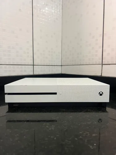 XBOX ONE S - 1TB