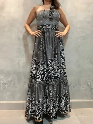 Vestido longo preto e branco com bojo - festa/madrinha - Maria Valentina - Tam p